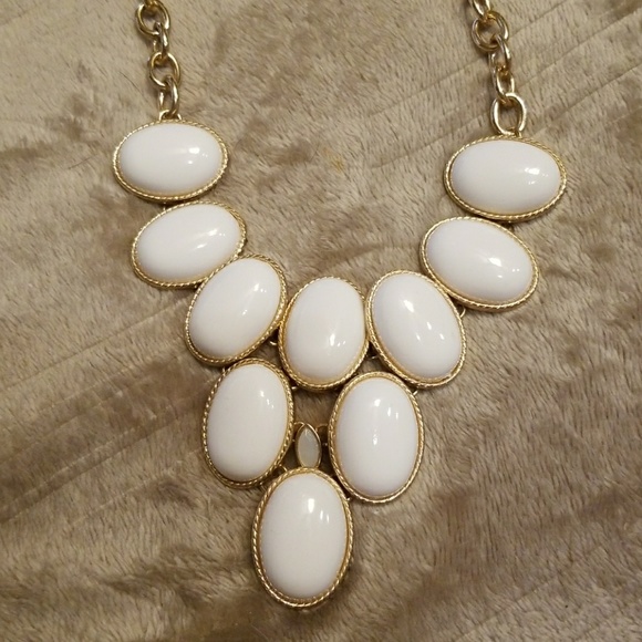 Necklace and bracelet - Picture 2 of 3