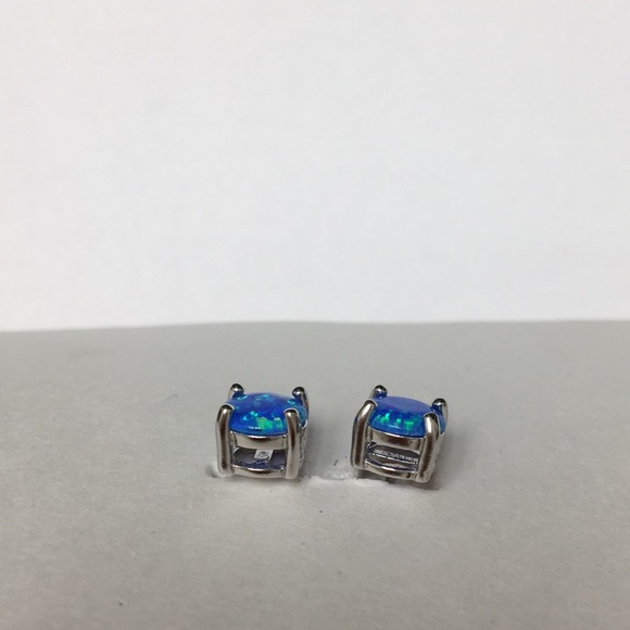 !!Host Pick!! Blue Lab Opal Studs - Picture 3 of 4