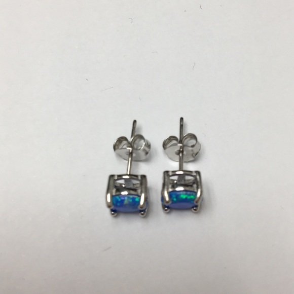 !!Host Pick!! Blue Lab Opal Studs - Picture 4 of 4