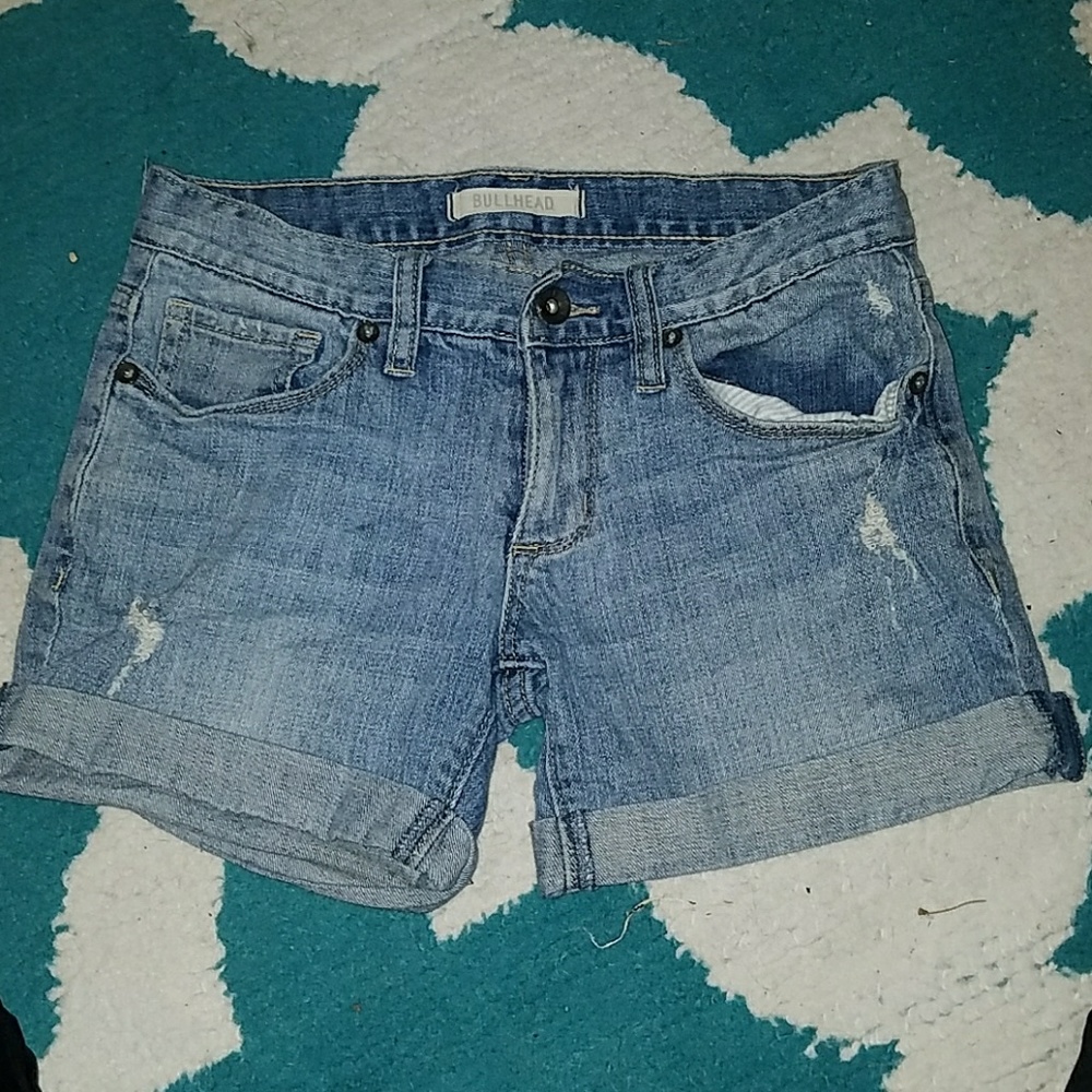 Bullhead boyfriend style shorts