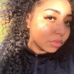 Meet your Posher, Samara