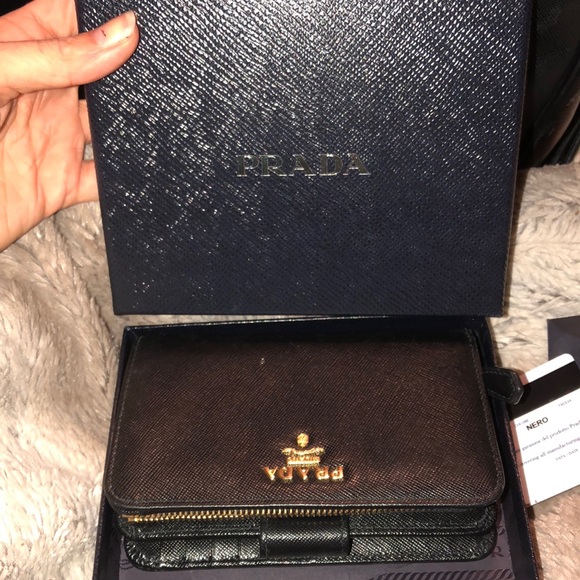 Prada black satchel purse and matching wallet - Picture 6 of 8