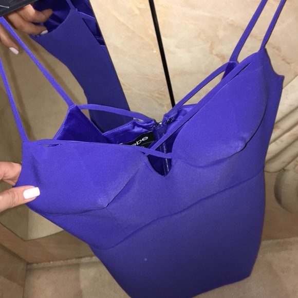 👗 💯 % Authentic CrissCross BEBE dress - Picture 2 of 3