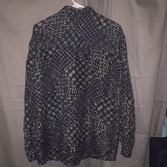 Men's 💯 Silk button down long sleeve collar shirt - Picture 3 of 4