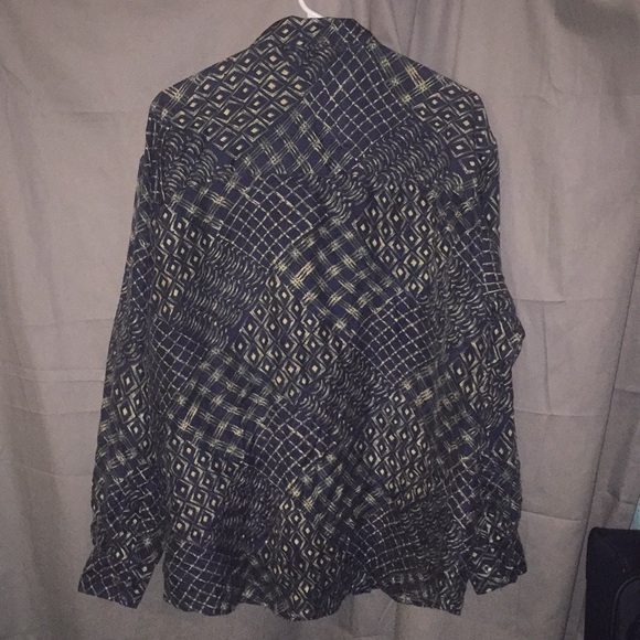 Men's 💯 Silk button down long sleeve collar shirt - Picture 4 of 4