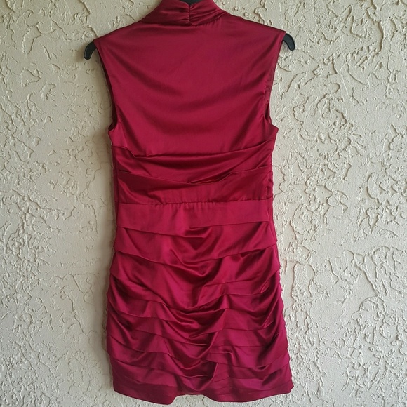Express Satin Red Dress Size 10 Halter V Neck - Picture 2 of 3