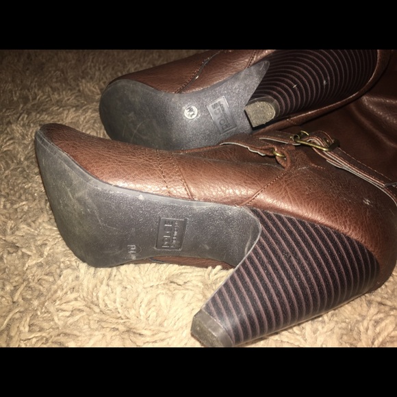 Boots - Picture 2 of 2