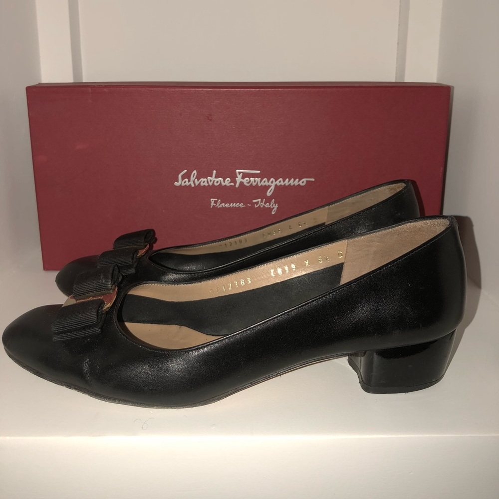 Ferragamo Vara kitten heel slipons 6.5
