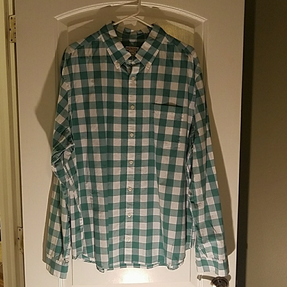 Merona button up shirt