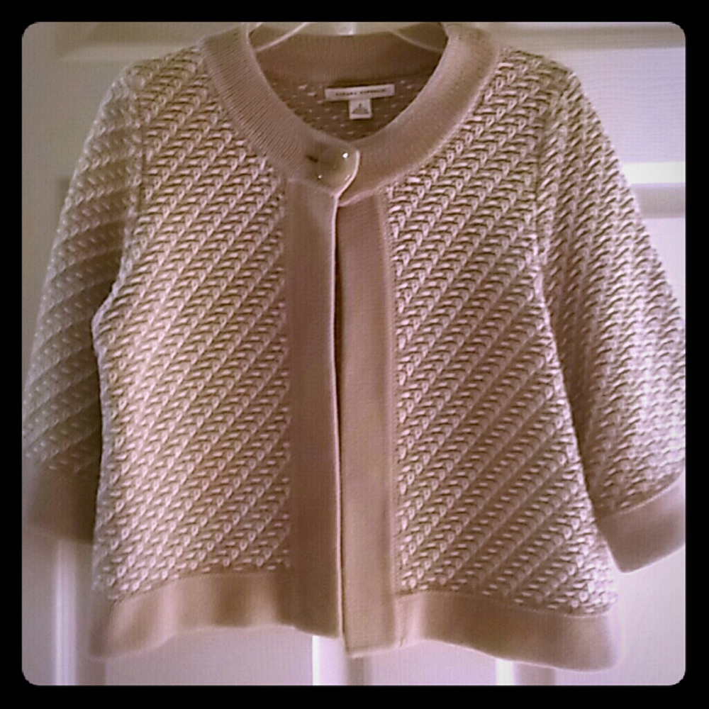 Banana Republic cute throw over single button up.