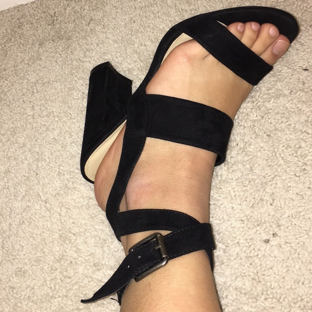 Black strappy platform heels, size 7 - Picture 4 of 5