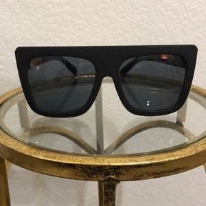 QUAY CAFE RACER SUNGLASSES 🕶 *Authentic* 😎