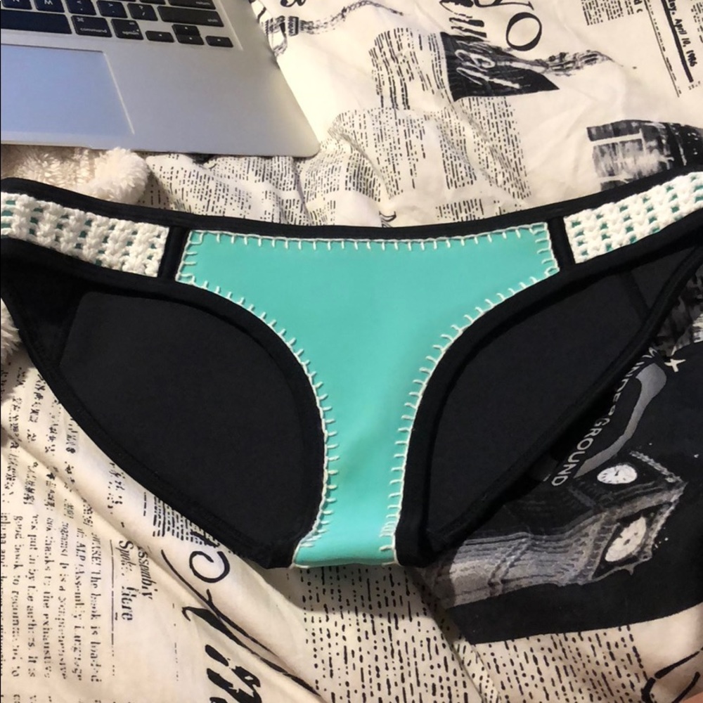 Triangl bottom seafoam and white knit