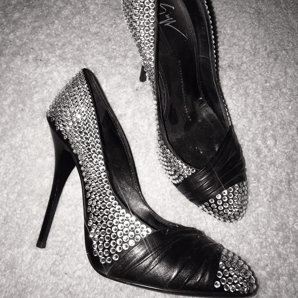 Giuseppe Zanotti crystal studded pumps