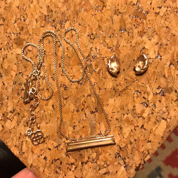 Kendra Scott Jewelry - Kendra Scott clear peach set, rose gold metal