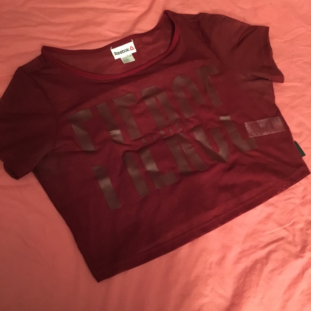 LIKE NEW Reebok mesh workout top maroon size med