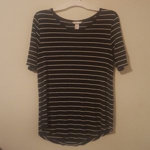 Quarter sleeve striped shirt