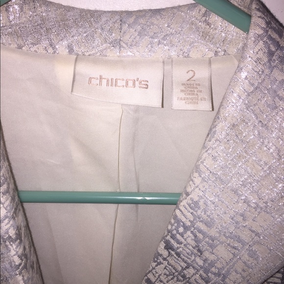 Chico’s size 2 shimmery blazer - Picture 3 of 4