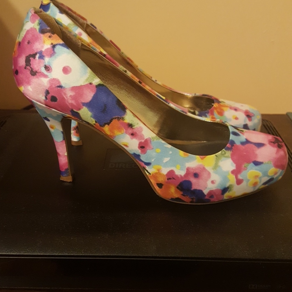 Madden Girl floral pumps