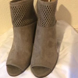 Report Bootie open toe size 6