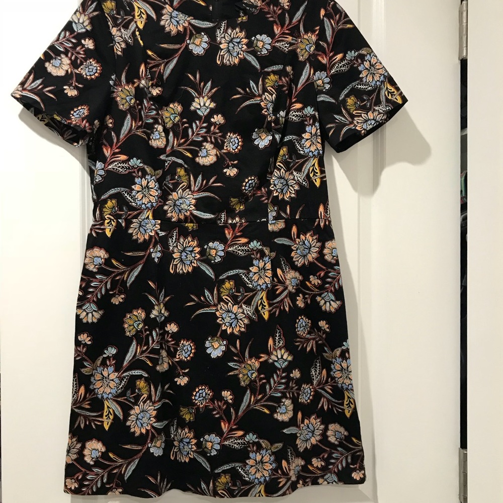 New Look black mini dress with floral design - Picture 3 of 6