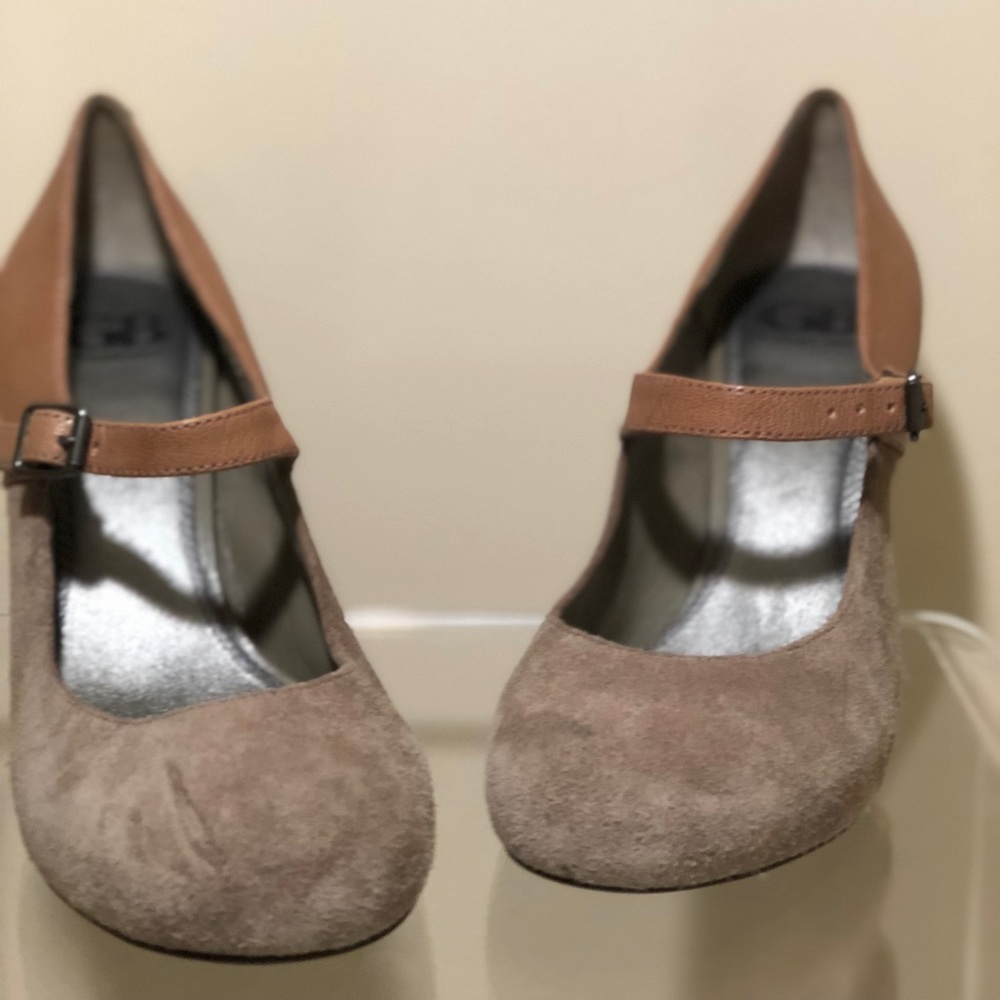 Gianni Bini Mary Jane Suede Two Toned Tan Heel