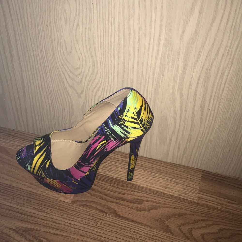 Barely worn pumps! Only worn once!