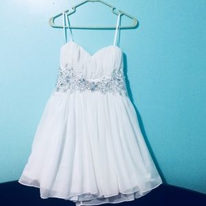 White B. Smart dress