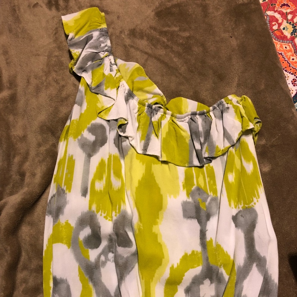 One shoulder top