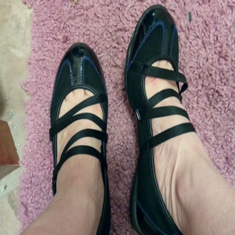 Women's Sketchers slip-on with strap