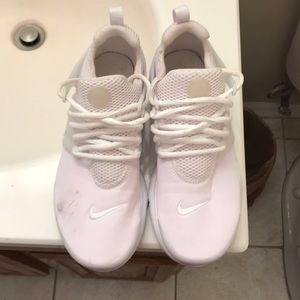 Lightly Used Nike AIR PRESTOS White