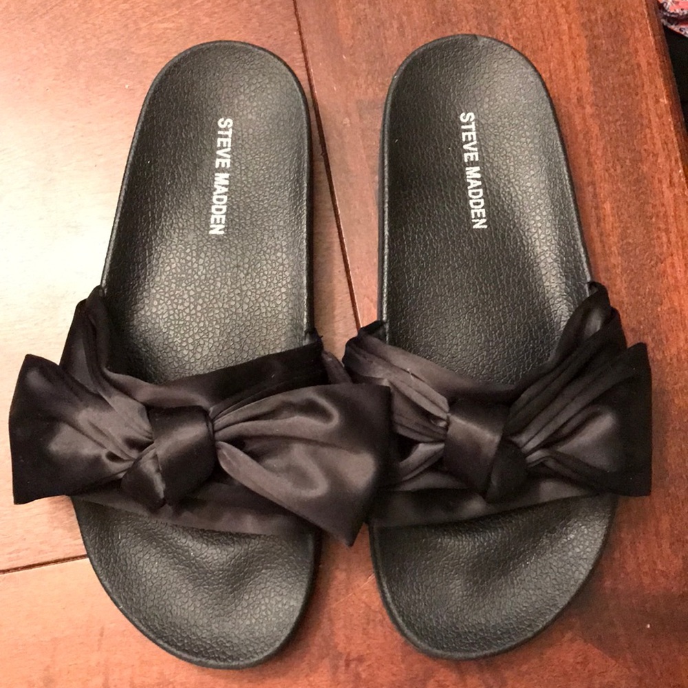 Steve Madden slides