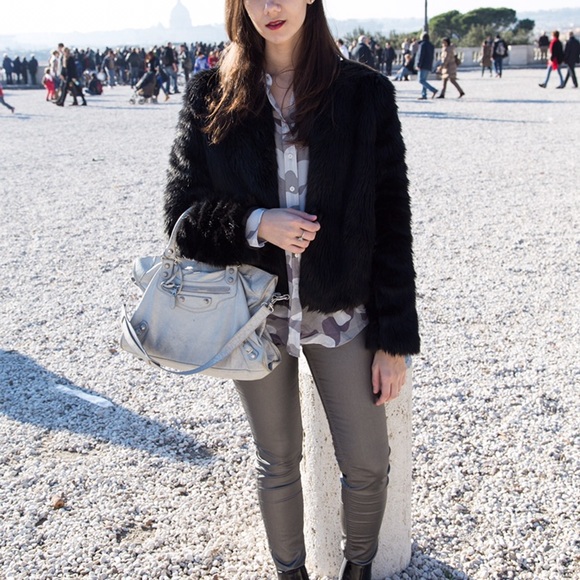 Aritzia Talula Lindenwood Faux Fur Jacket - Picture 3 of 6