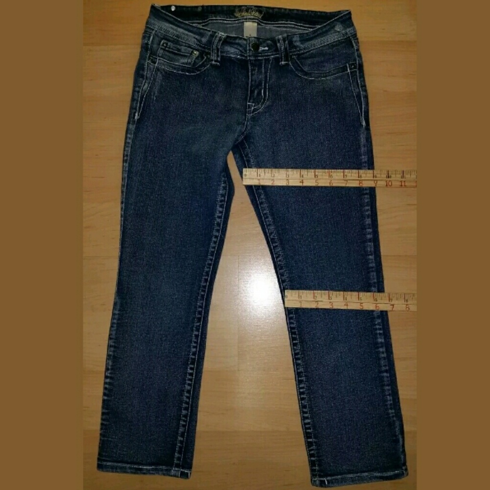 Red Rivet Capri Ankle Pants - Picture 8 of 8