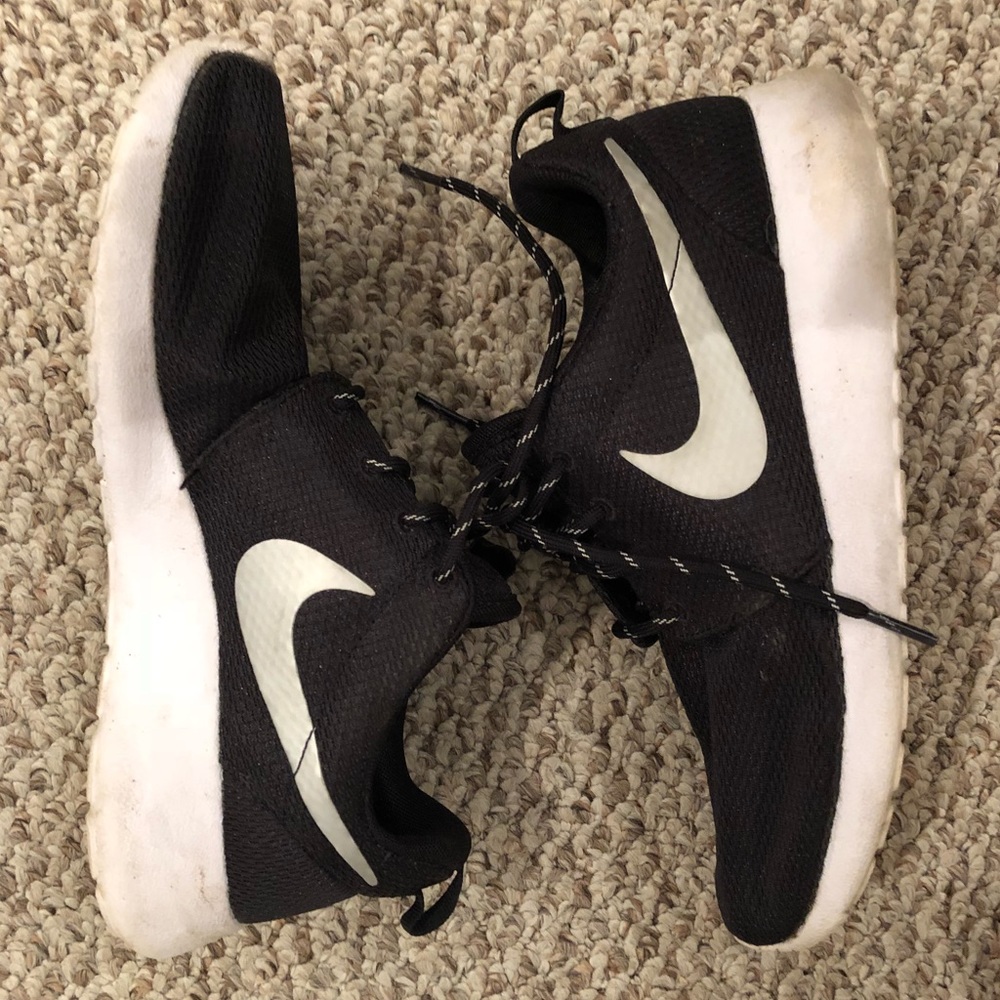 Nike Roshe Run sneakers