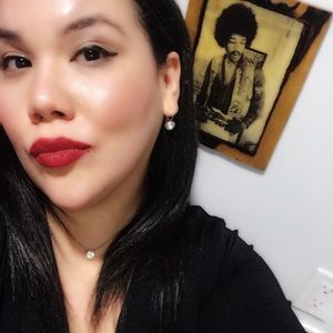 Meet your Posher, Ileana