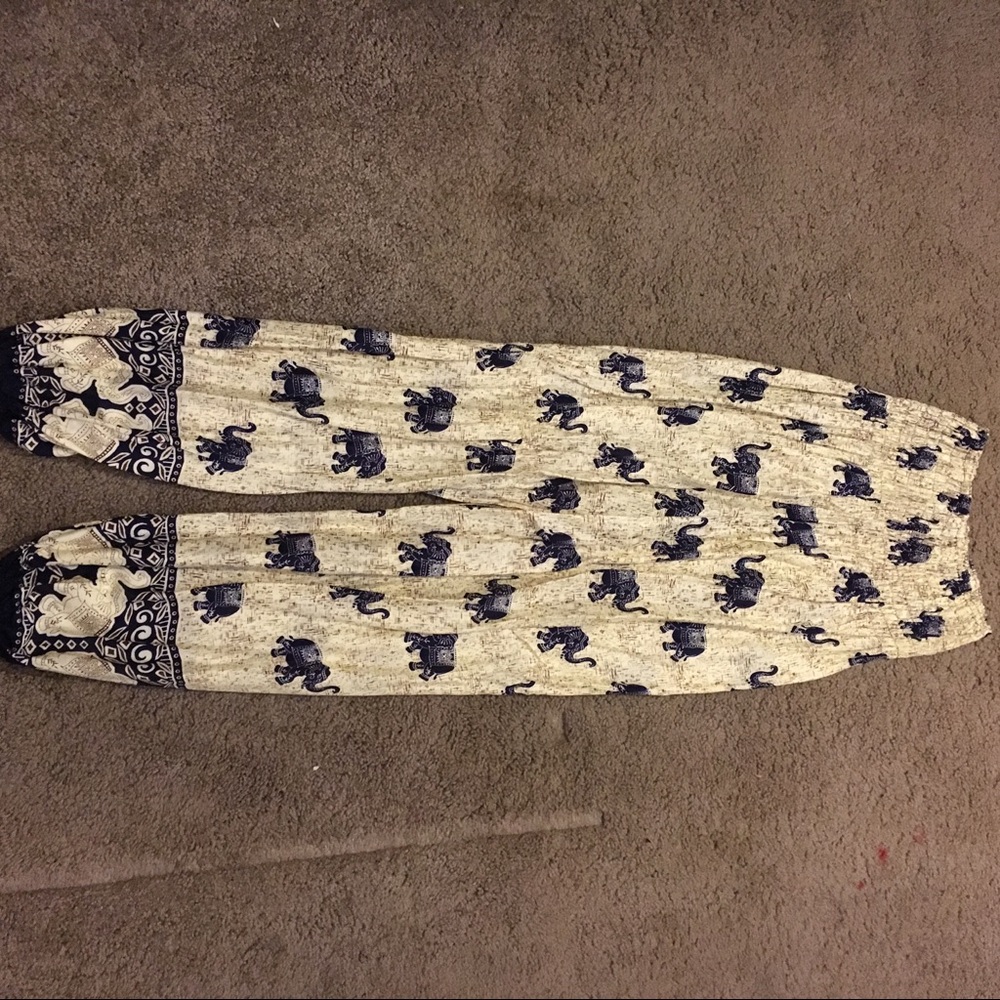Sinched waist, off-white elephant pants