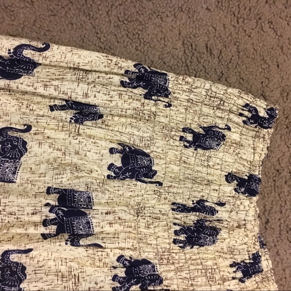 Sinched waist, off-white elephant pants - Picture 3 of 3