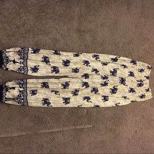 Sinched waist, off-white elephant pants