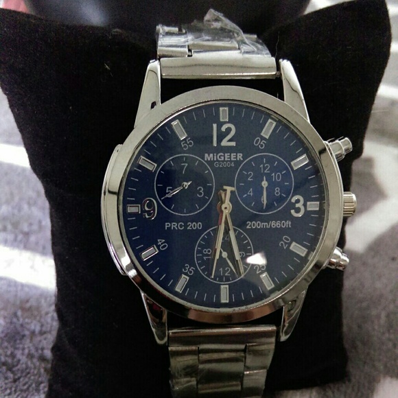 NWT MEN'S STAINLESS STEEL QUARTZ WATCH W/BLUE FACE - Picture 4 of 6