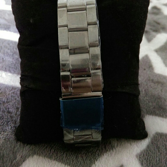NWT MEN'S STAINLESS STEEL QUARTZ WATCH W/BLUE FACE - Picture 5 of 6