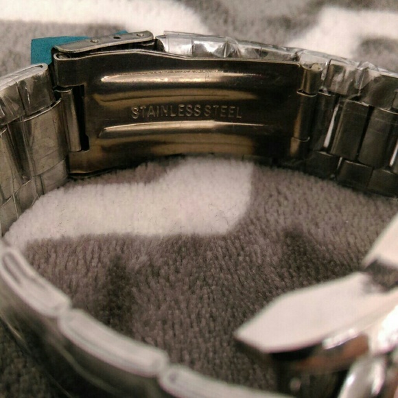 NWT MEN'S STAINLESS STEEL QUARTZ WATCH W/BLUE FACE - Picture 6 of 6