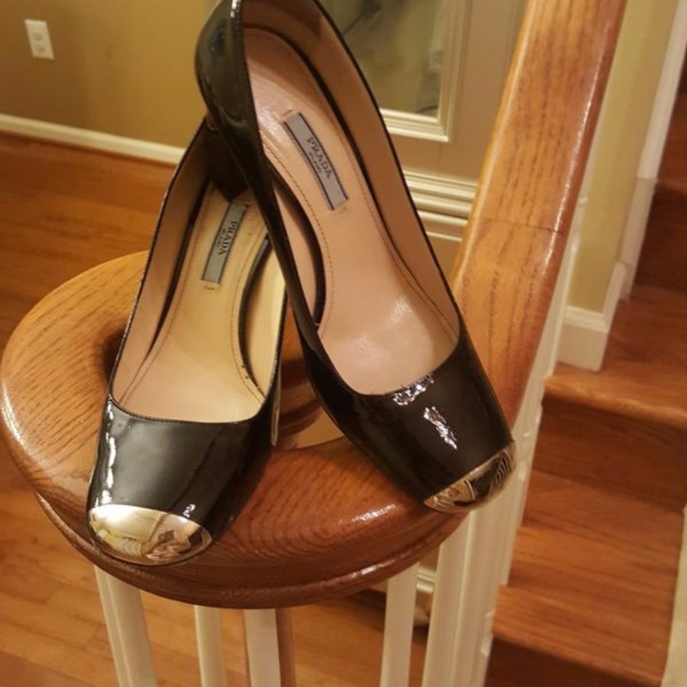 AUTHENTIC PRADA PATENT LEATHER PUMPS (GENTLY USED)