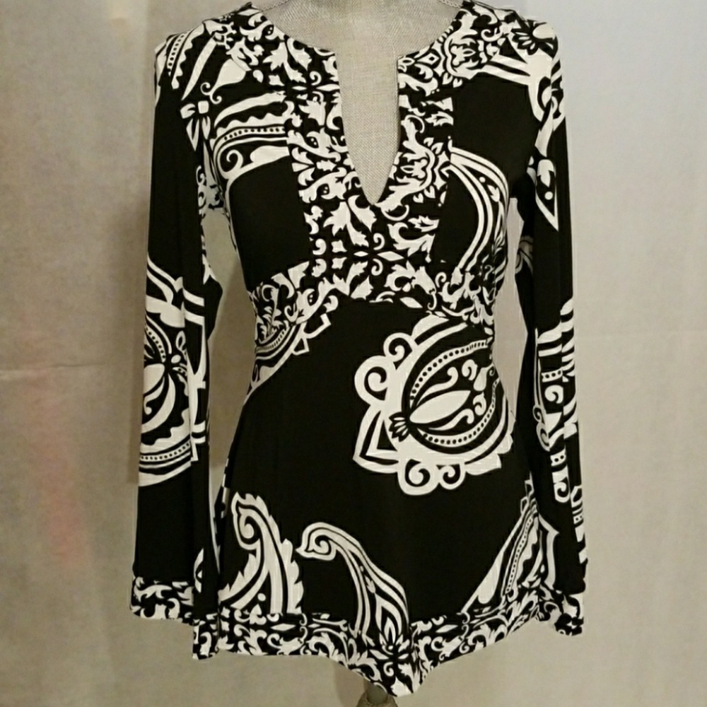 White | Black Bell Sleeve Blouse