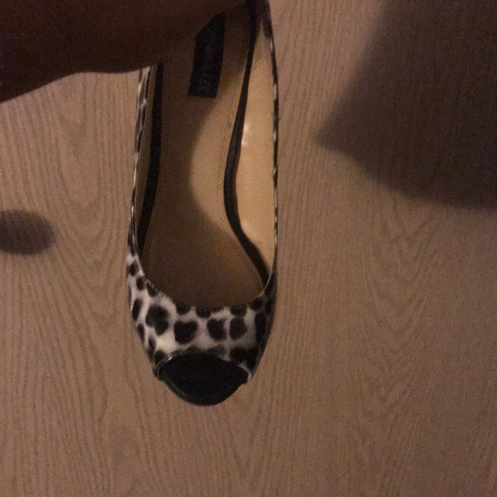 Shoes - Picture 2 of 2