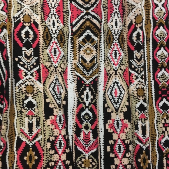 Two Pairs Of Jogger-Like Pants - Picture 4 of 5