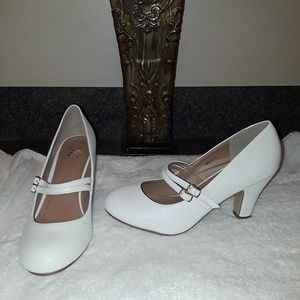 Vintage Style Dress Pumps