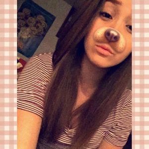 Meet your Posher, Alexis