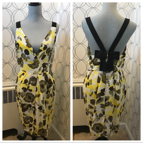 McGinn Dresses & Skirts - 💯 McGinn Yellow Ivory Black Floral Print Dress