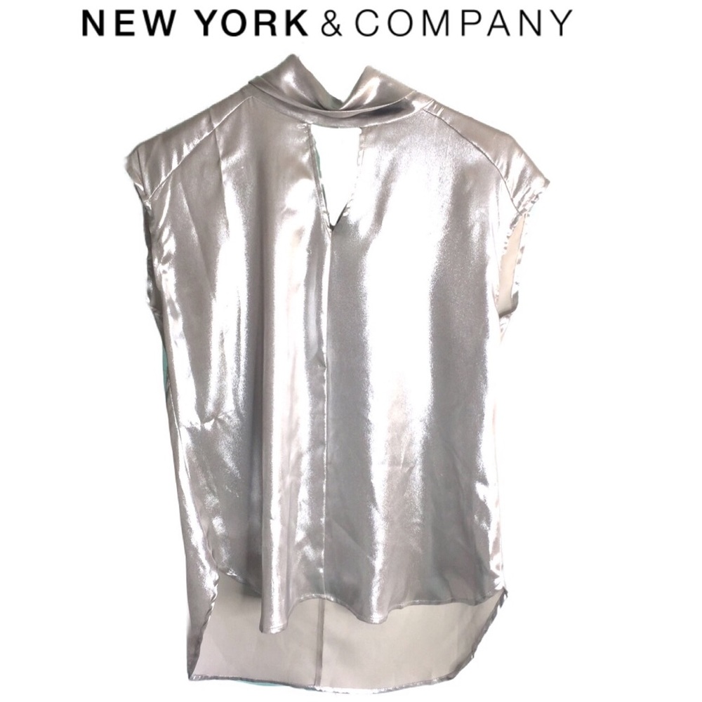 NWT NY & Co. Silver Sleeveless in Ladies’ Size XS